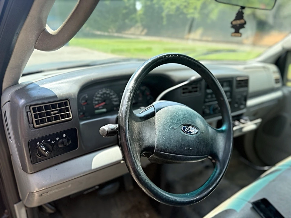 2004 Ford - Image 4 of 12