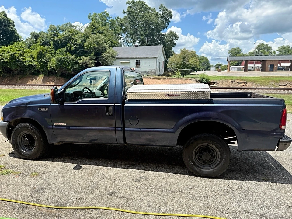 2004 Ford - Image 2 of 12