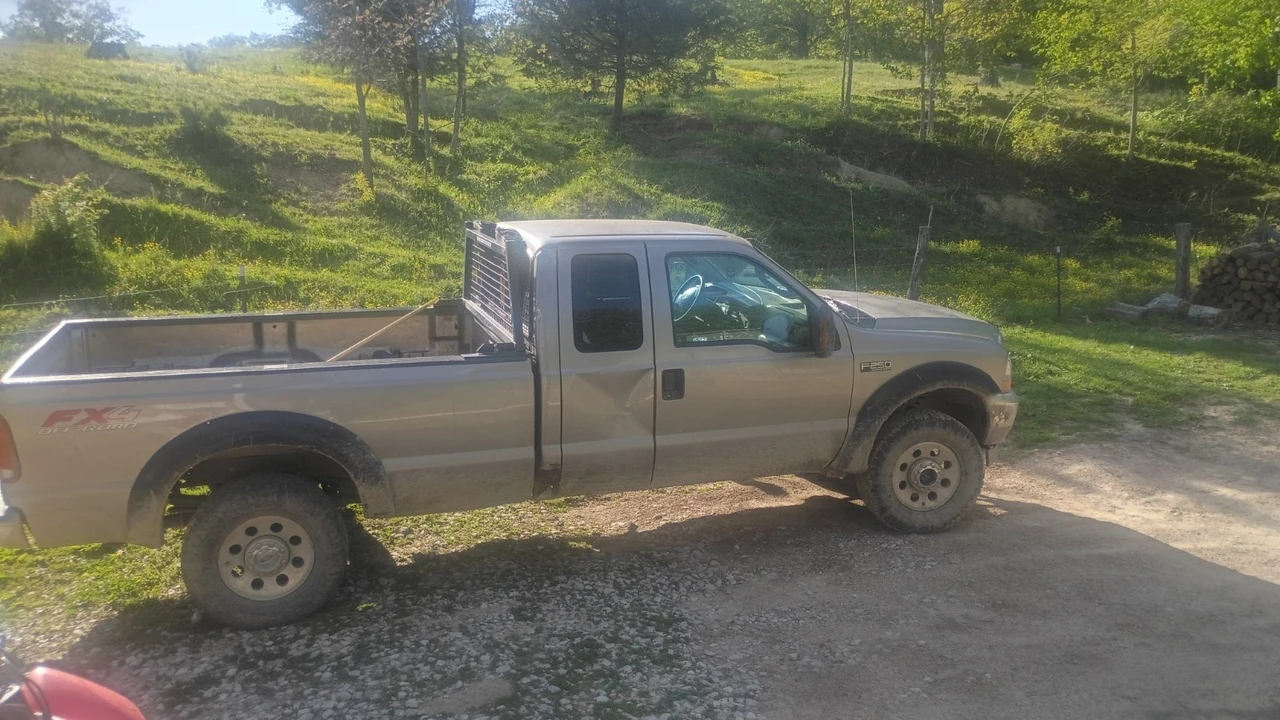 2004 Ford Super Duty 1st Gen - Image 2 of 2
