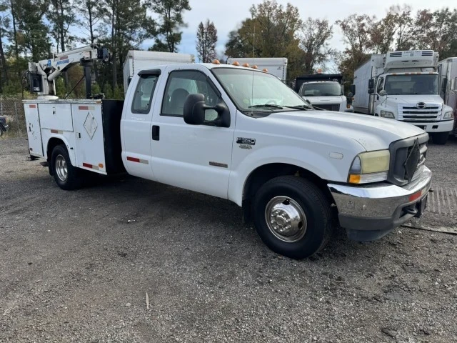 2004 Ford Super Duty 1st Gen - Image 2 of 13