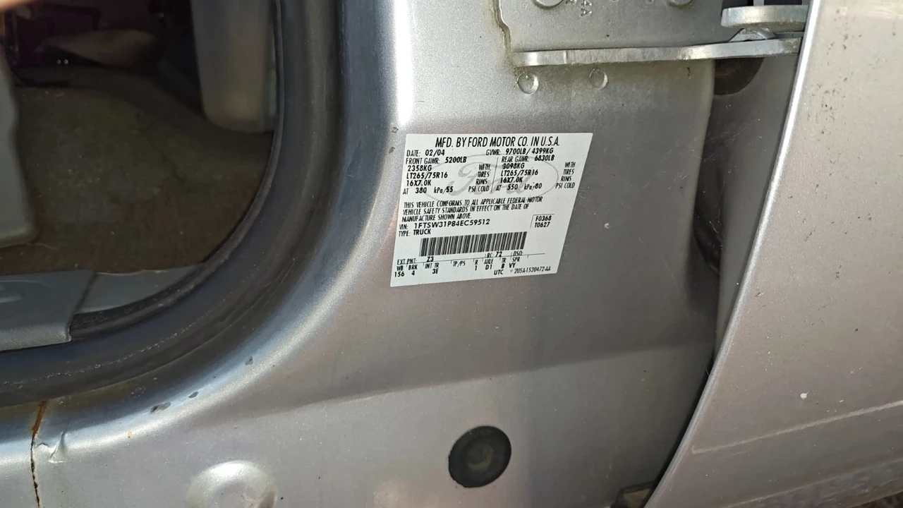 2004 Ford Super Duty 1st Gen - Image 19 of 20