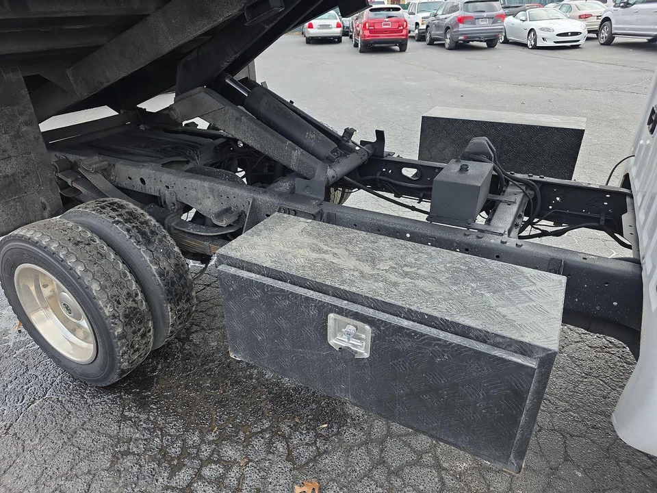 2004 Ford F-Series - Image 22 of 28