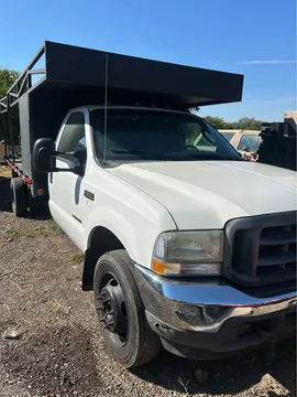 2004 Ford F-550 XL Cab & Chassis 2D