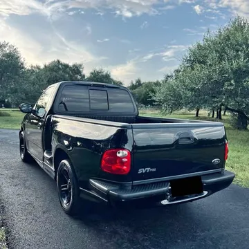 2004 Ford F150 Lightning SVT