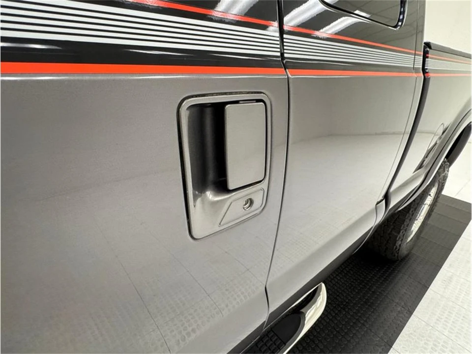2004 Ford Super Duty 1st Gen - Image 17 of 31