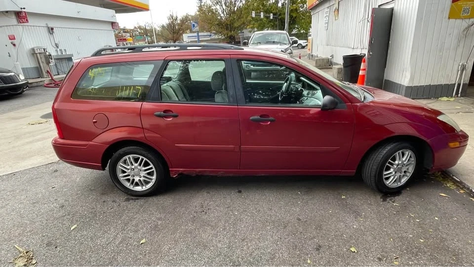 2004 Ford Focus 1st Gen - Image 2 of 7