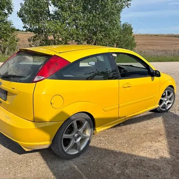 2004 Ford Focus SVT Hatchback 2D