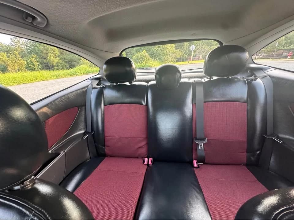 2004 Ford Focus 1st Gen - Image 14 of 19