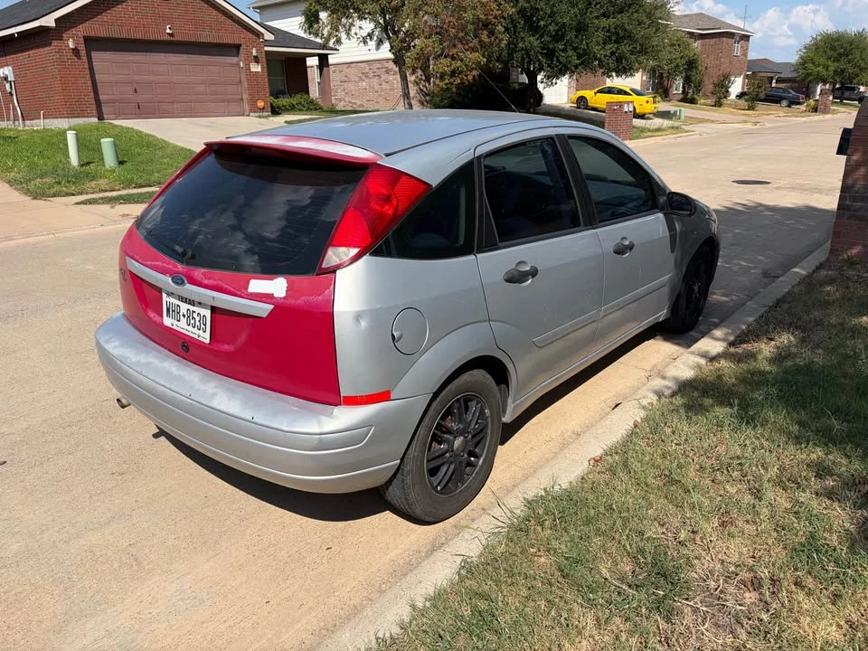 2004 Ford Focus 1st Gen - Image 3 of 8