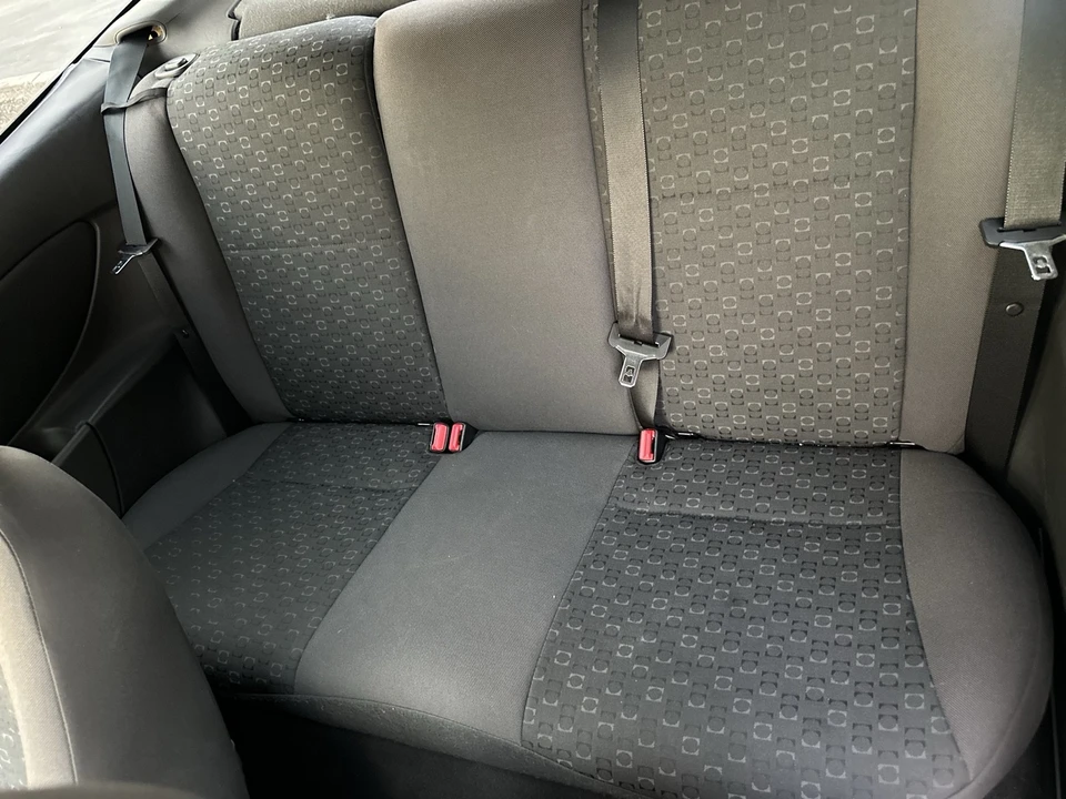 2004 Ford Focus 1st Gen - Image 15 of 21
