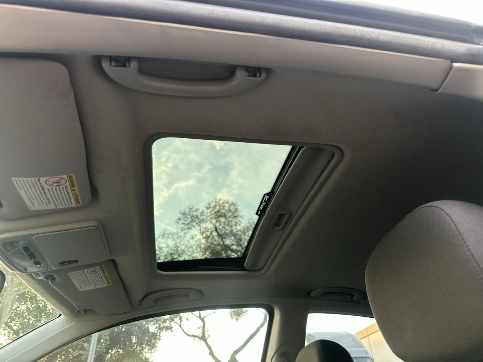 2004 Ford Focus 1st Gen - Image 11 of 21