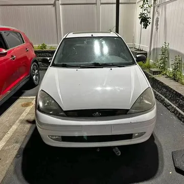 2004 Ford Focus ZX3 Hatchback 2D