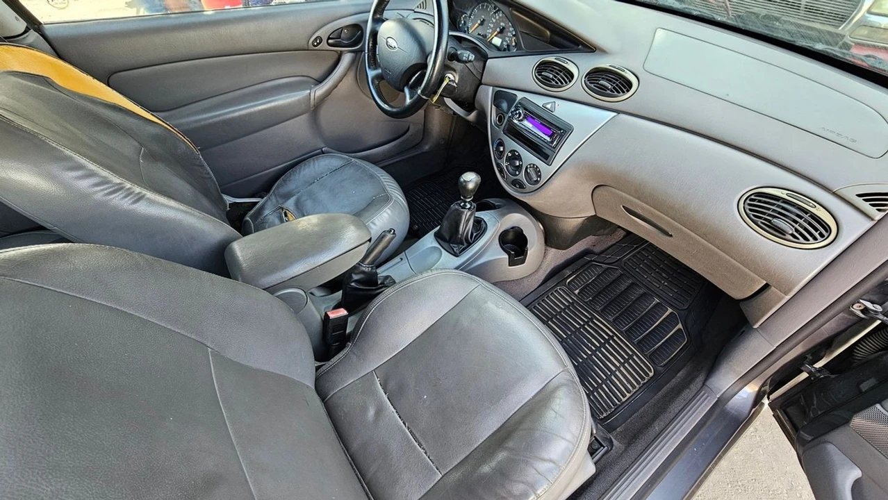 2004 Ford Focus 1st Gen - Image 7 of 18