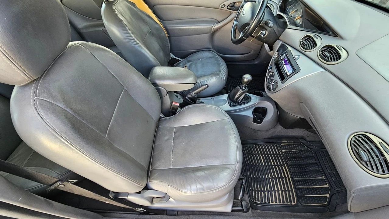 2004 Ford Focus 1st Gen - Image 10 of 18