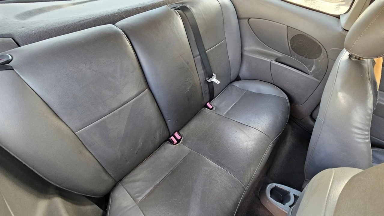 2004 Ford Focus 1st Gen - Image 11 of 18