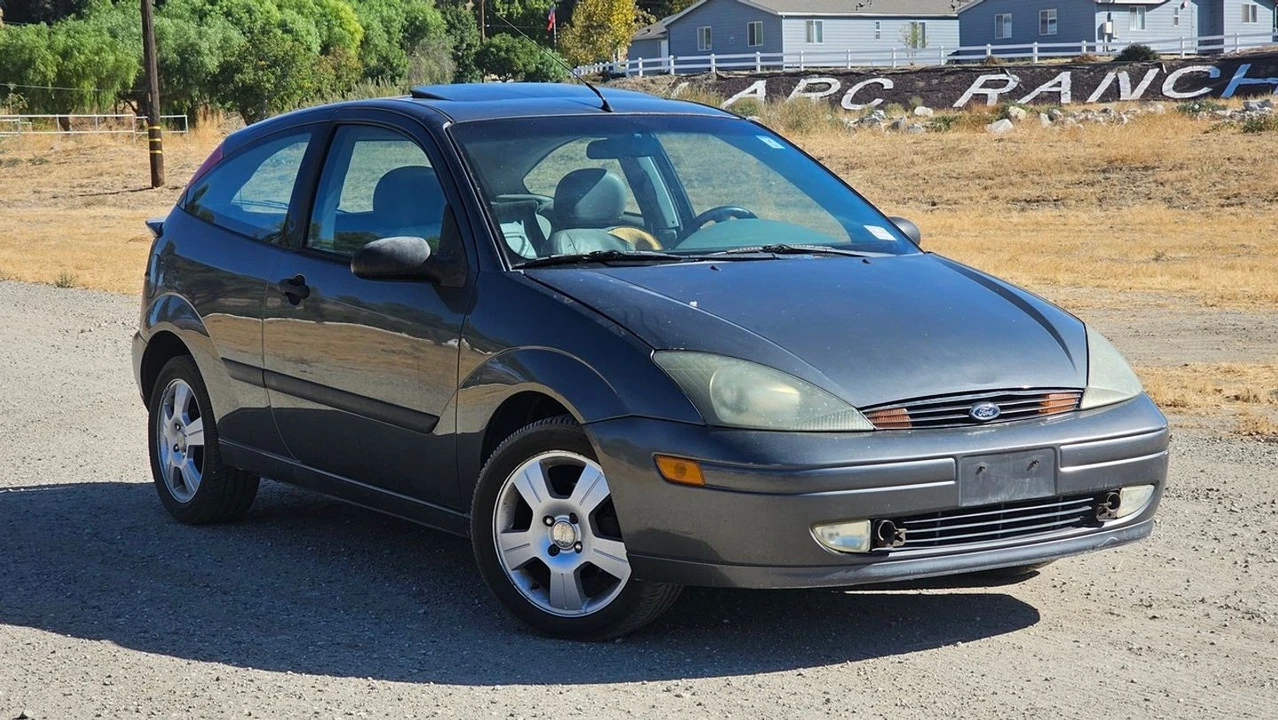 2004 Ford Focus 1st Gen - Image 2 of 18