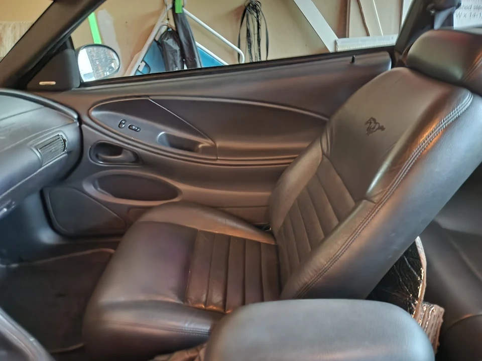 2004 Ford SN95 Mustang - Image 13 of 16