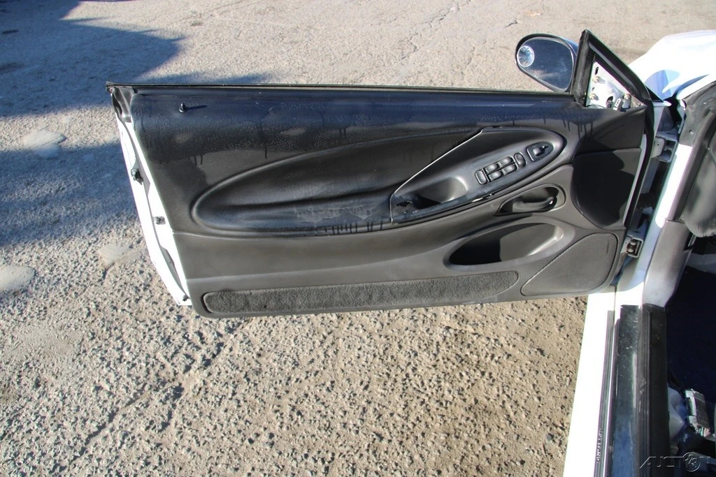 2004 Ford SN95 Mustang - Image 11 of 21