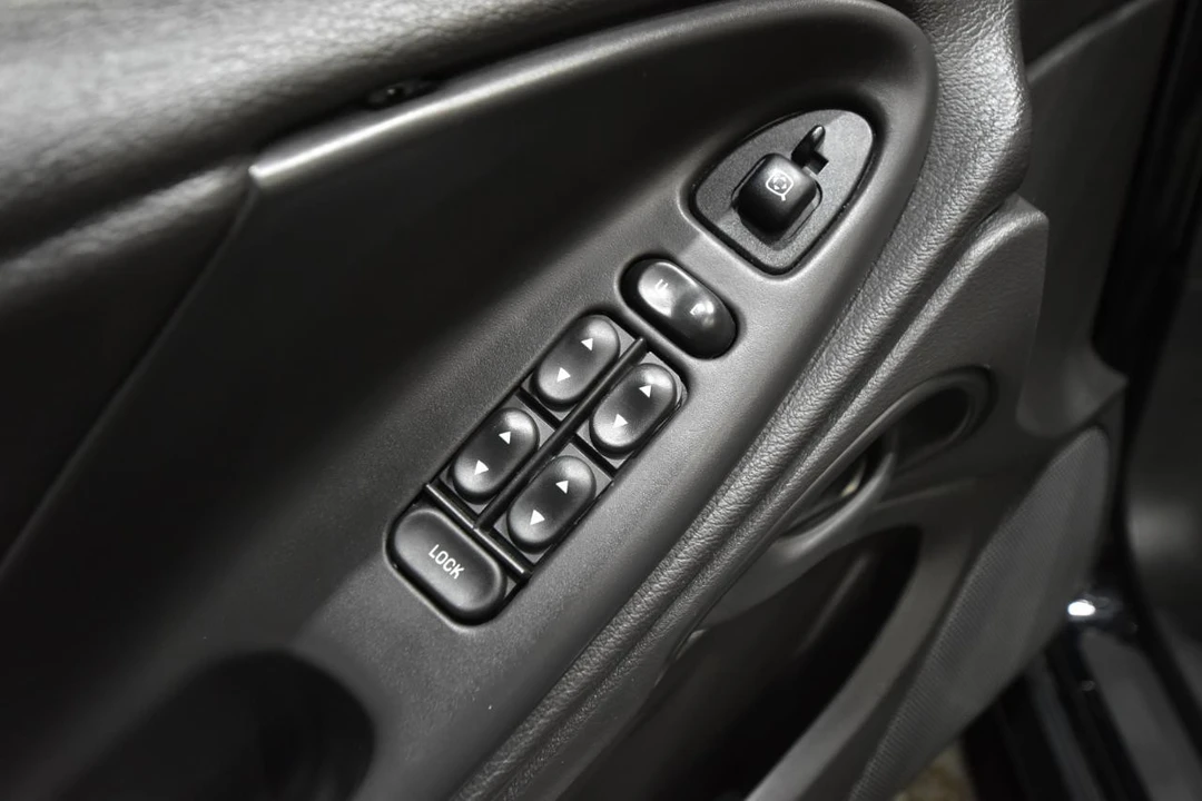 2004 Ford SN95 Mustang - Image 18 of 31