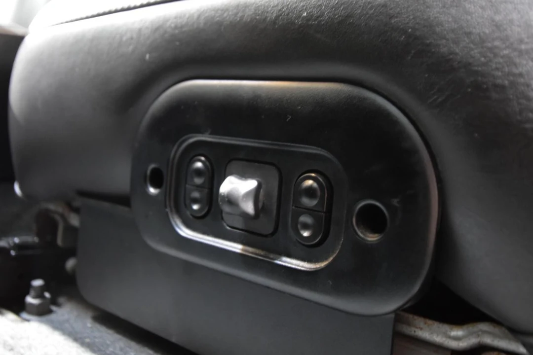 2004 Ford SN95 Mustang - Image 15 of 31