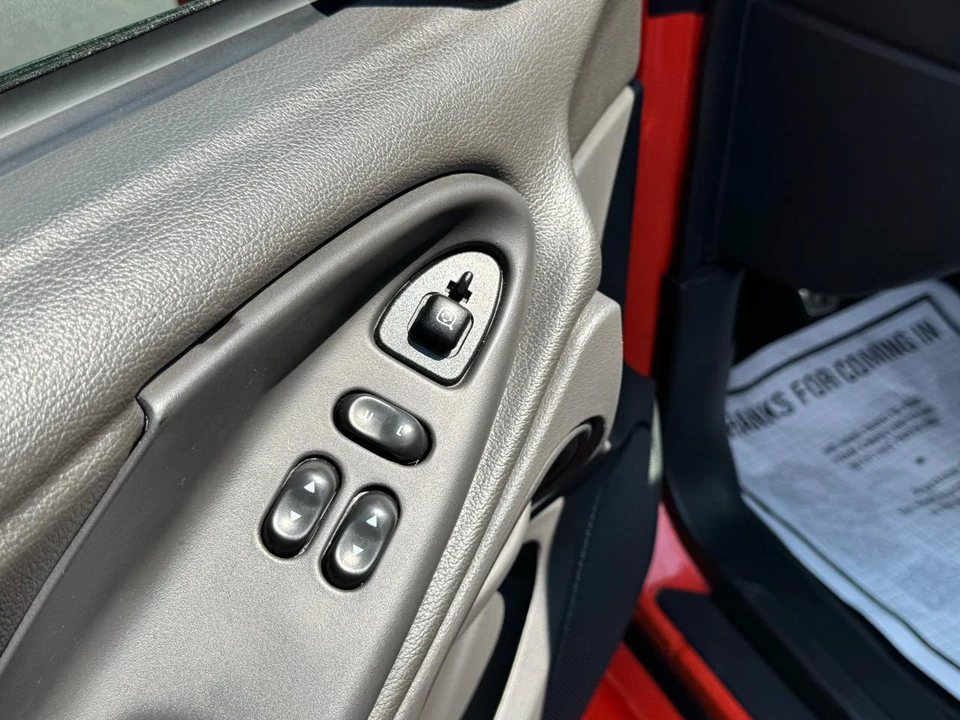 2004 Ford SN95 Mustang - Image 16 of 31