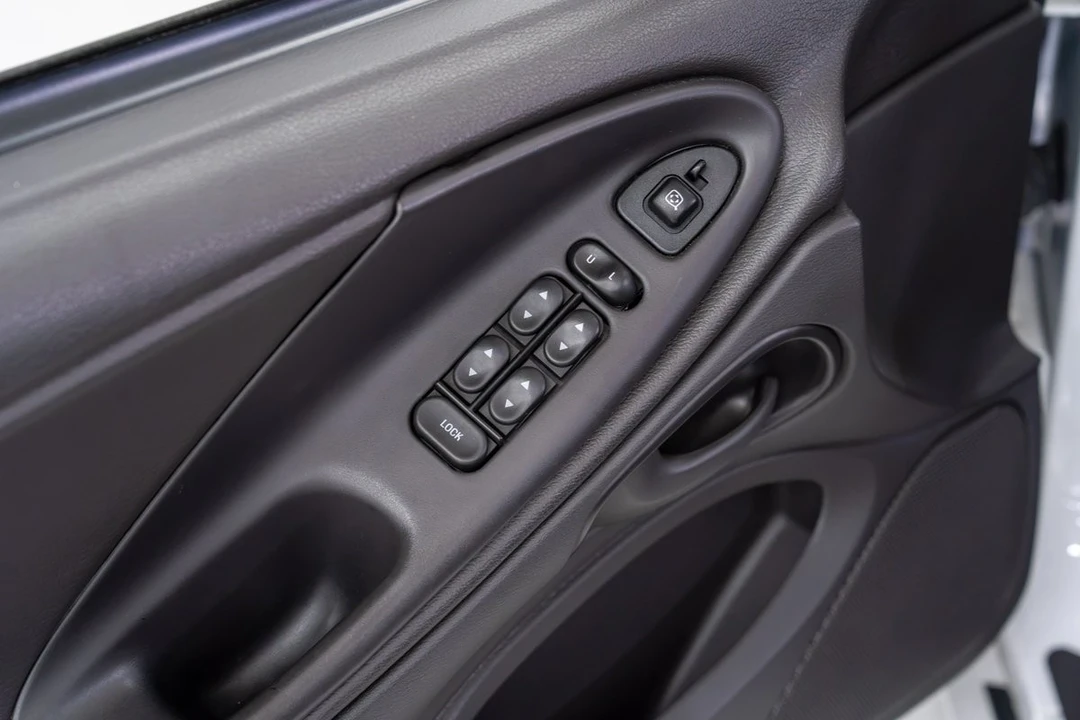 2004 Ford SN95 Mustang - Image 14 of 31