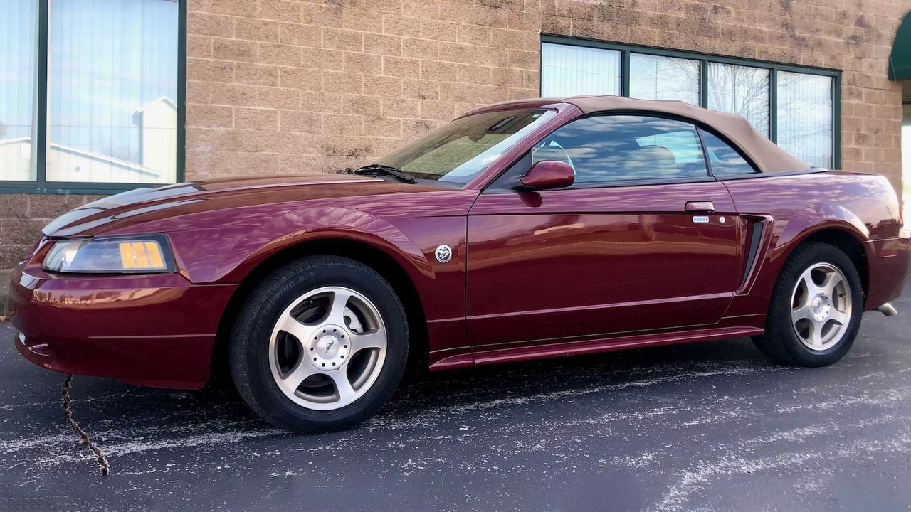 2004 Ford SN95 Mustang - Image 10 of 17