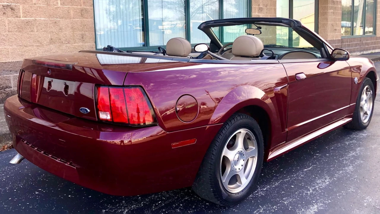2004 Ford SN95 Mustang - Image 14 of 17