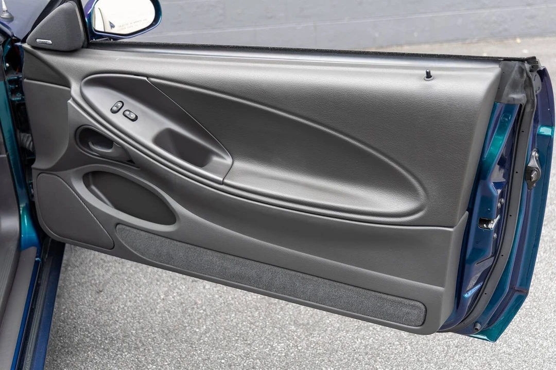 2004 Ford SN95 Mustang - Image 13 of 19