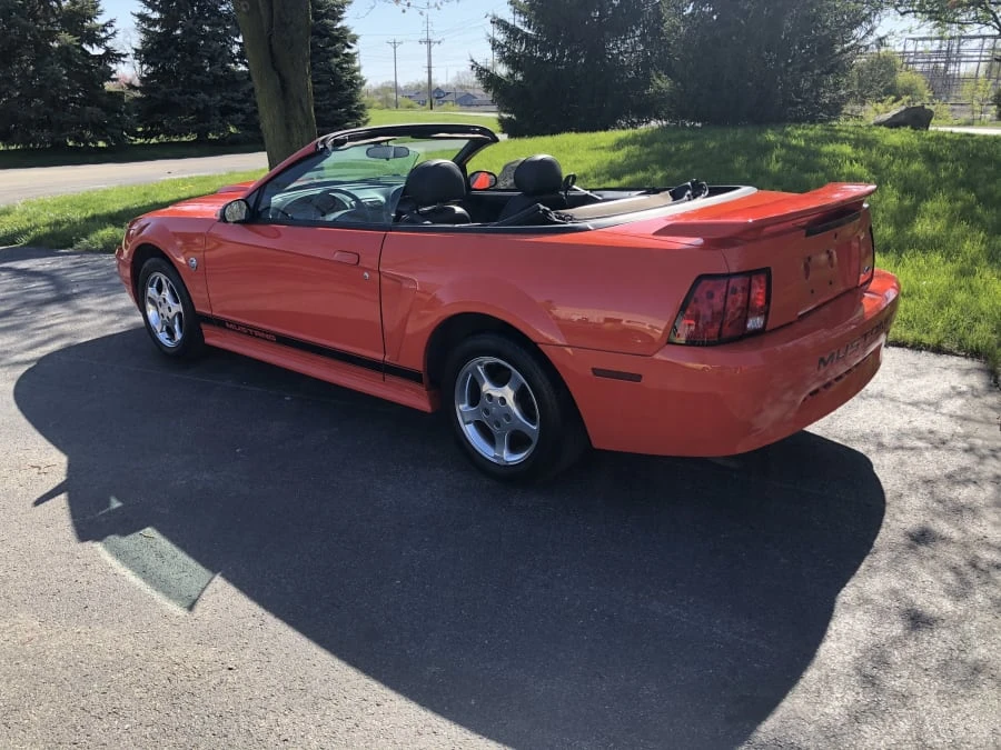2004 Ford SN95 Mustang - Image 2 of 3