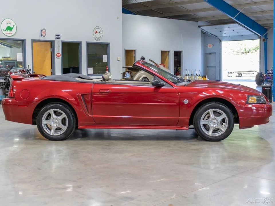 2004 Ford SN95 Mustang - Image 9 of 21