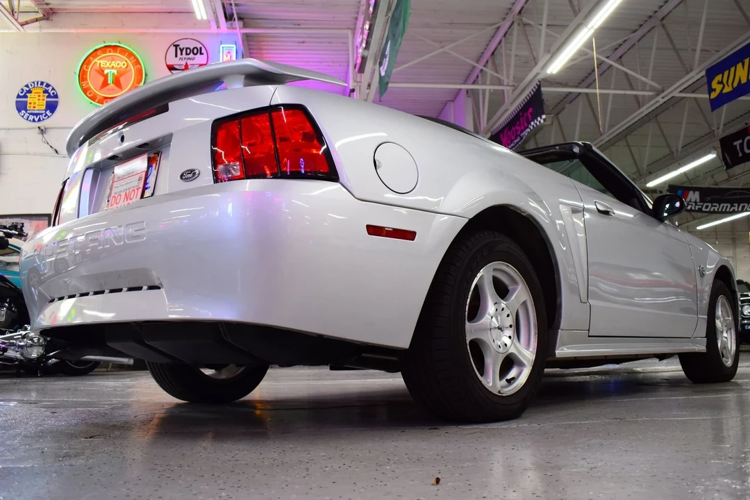 2004 Ford SN95 Mustang - Image 11 of 20