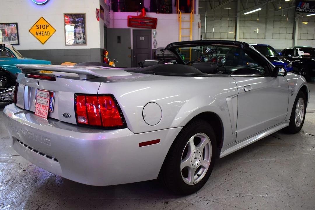 2004 Ford SN95 Mustang - Image 9 of 20