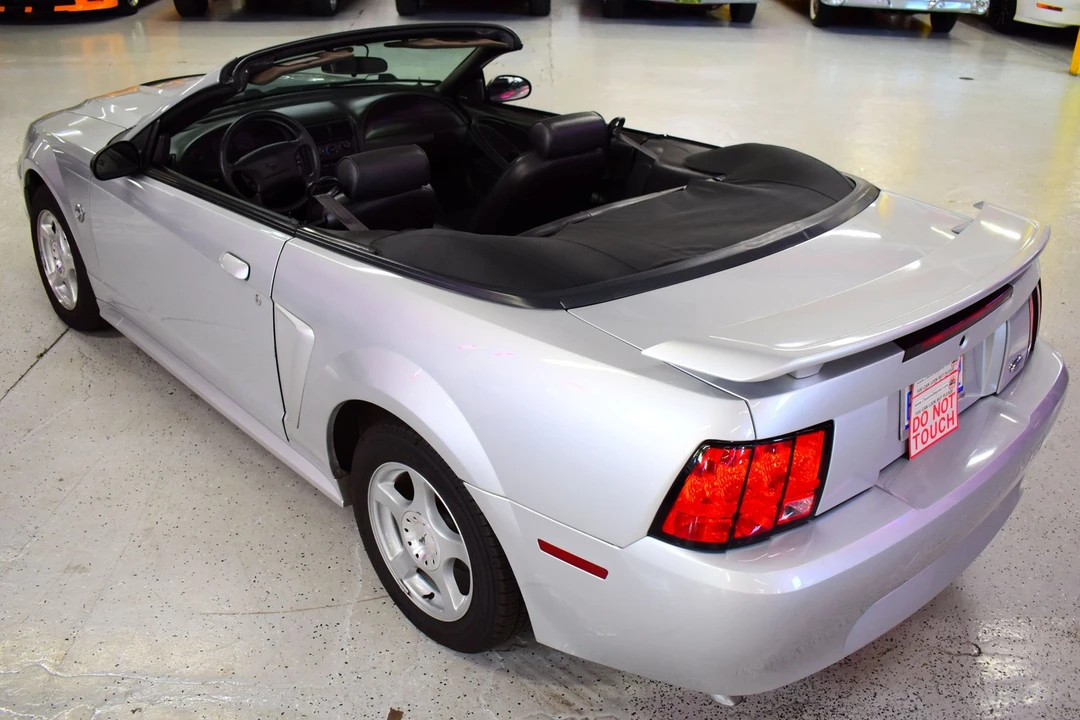 2004 Ford SN95 Mustang - Image 16 of 20