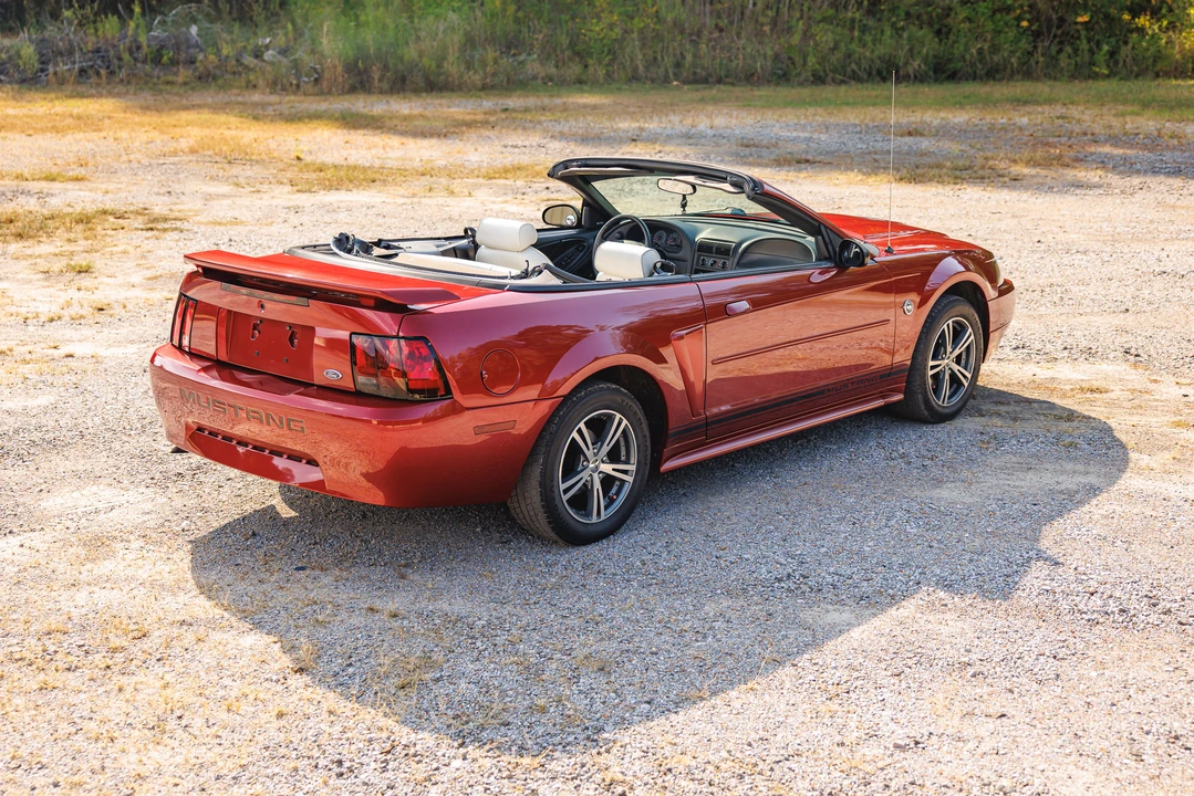 2004 Ford SN95 Mustang - Image 15 of 31