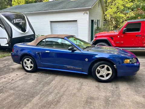 2004 Ford Mustang Convertible 2D