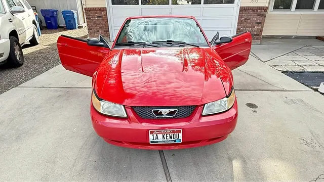 2004 Ford Mustang Convertible 2D
