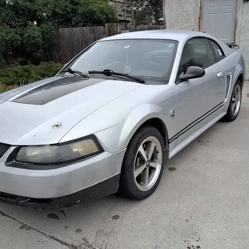 2004 Ford Mustang Coupe