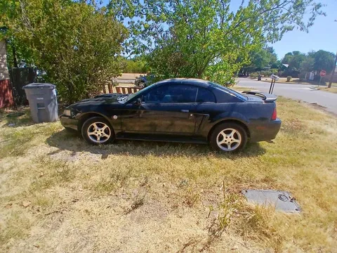2004 Ford Mustang Coupe 2D