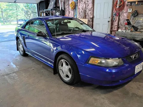 2004 Ford Mustang Coupe 2D