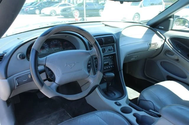 2004 Ford Mustang - Image 13 of 16