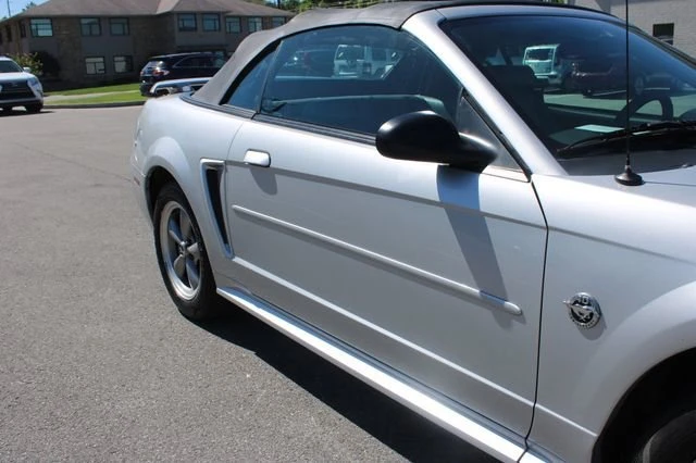 2004 Ford Mustang - Image 3 of 16