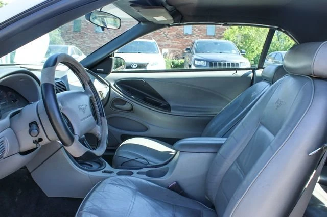 2004 Ford Mustang - Image 15 of 16