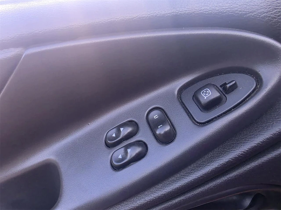2004 Ford SN95 Mustang - Image 26 of 31