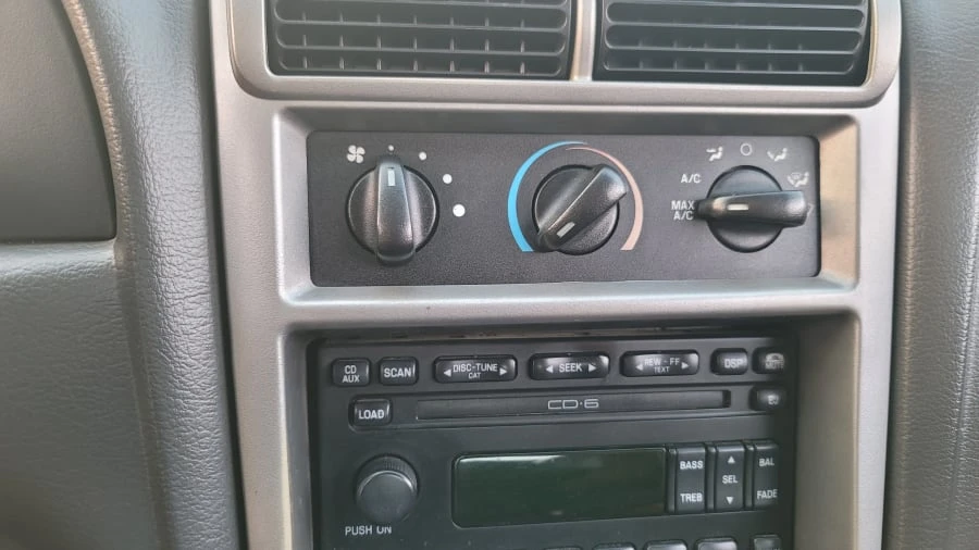 2004 Ford SN95 Mustang - Image 14 of 16