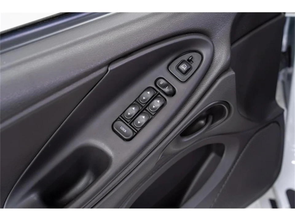 2004 Ford SN95 Mustang - Image 13 of 31