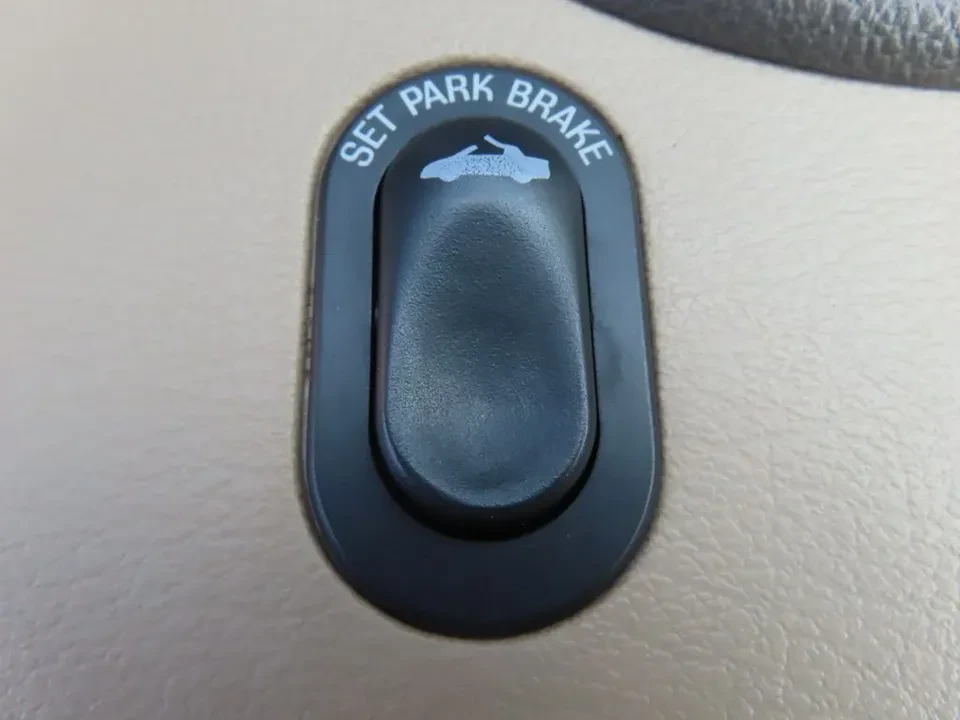 2004 Ford SN95 Mustang - Image 15 of 20