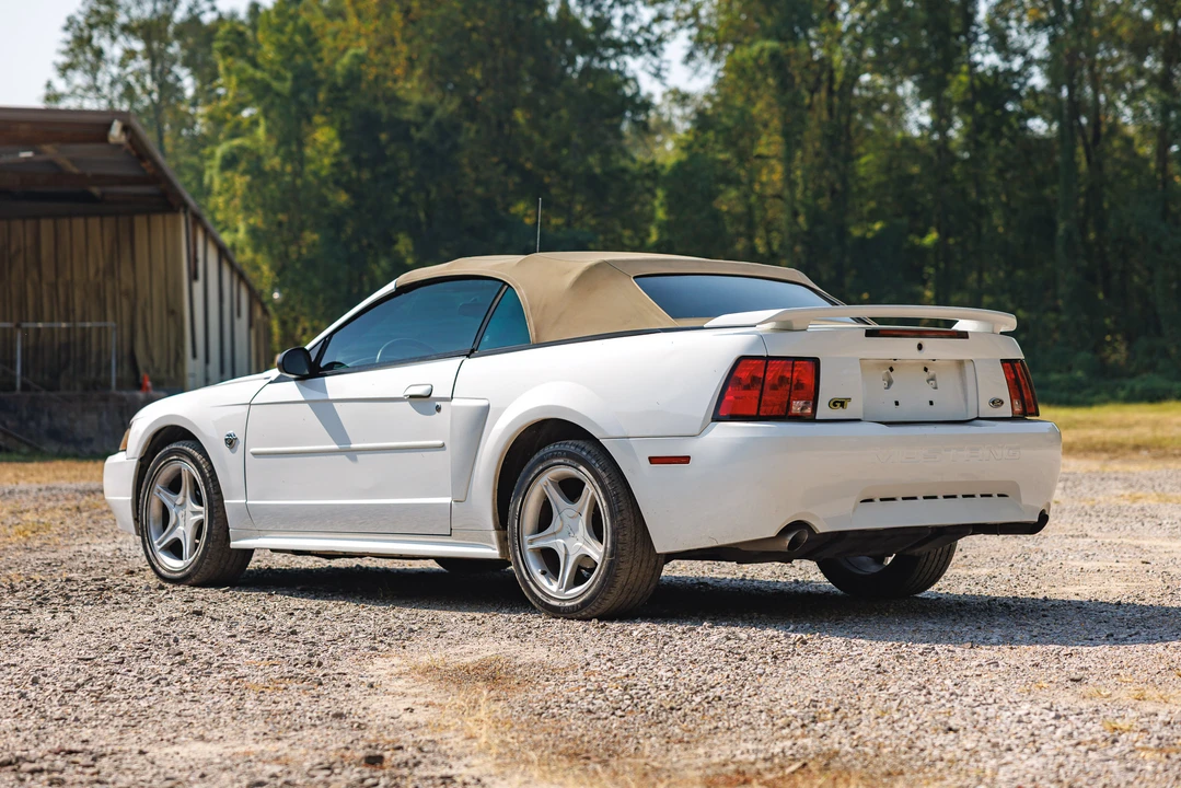 2004 Ford SN95 Mustang - Image 16 of 31