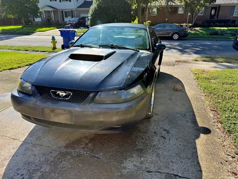 2004 Ford Mustang GT Coupe 2D