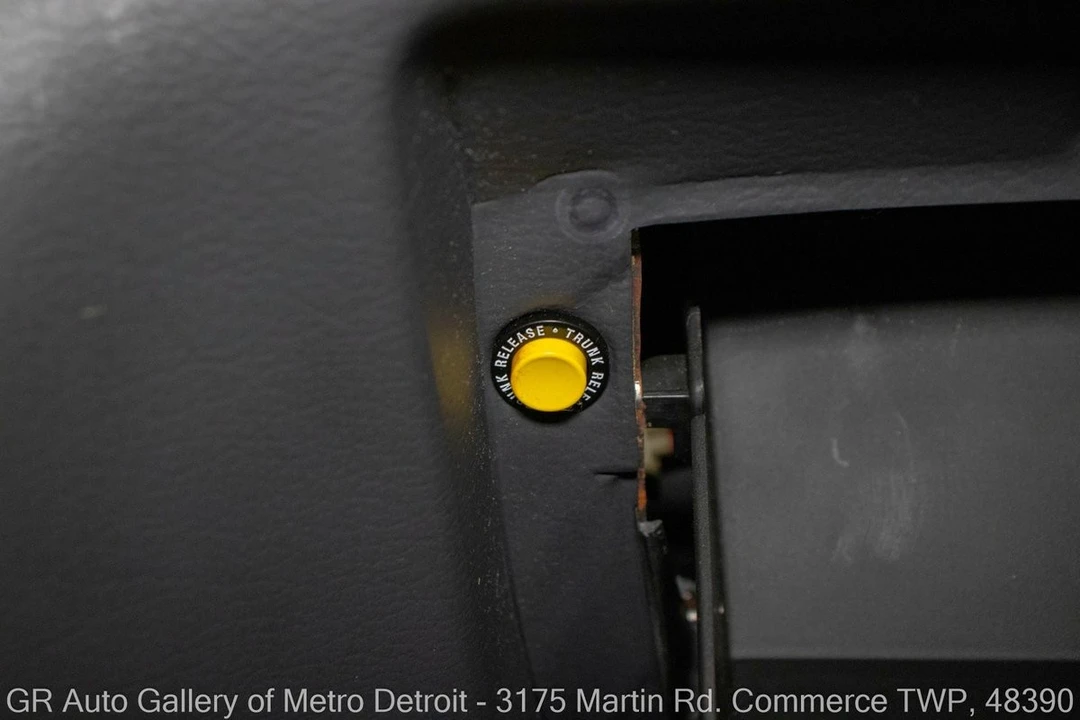 2004 Ford SN95 Mustang - Image 15 of 31